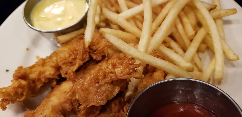 Charlestons Restaurant | restaurant | 14636 Greyhound Plaza, Carmel, IN 46032, USA | 3178465965 OR +1 317-846-5965