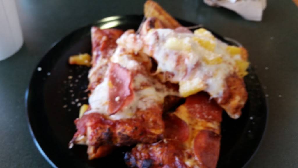 Round Table Pizza | meal delivery | 22722 Lambert St, Lake Forest, CA 92630, USA | 9498598888 OR +1 949-859-8888