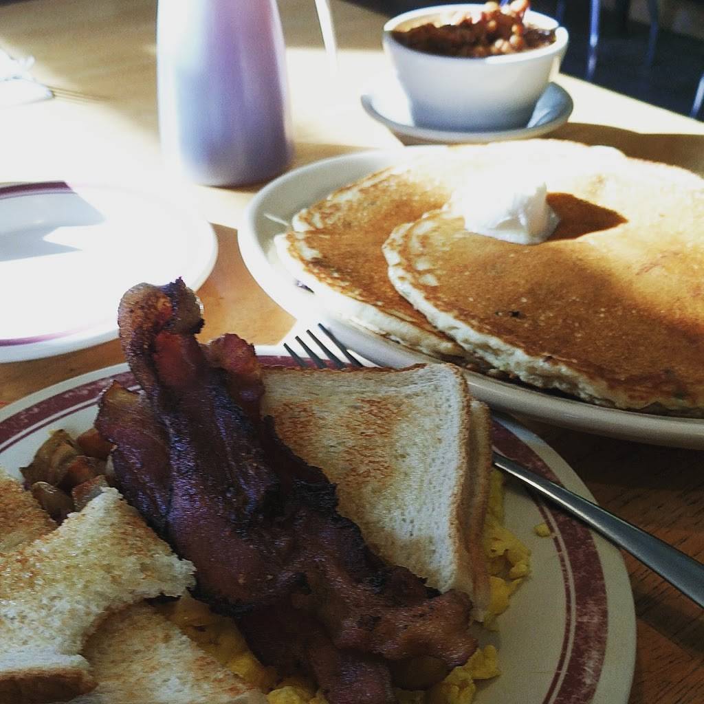 Center Harbor Diner | restaurant | 17 Whittier Hwy, Center Harbor, NH 03226, USA | 6032539881 OR +1 603-253-9881