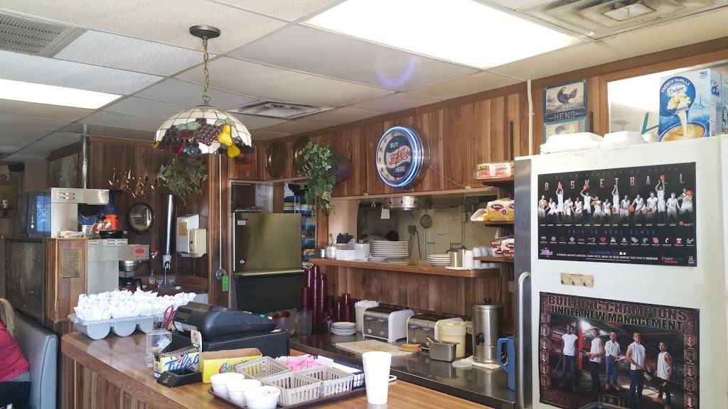 Hugos Family Restaurant | restaurant | 543 W Main St, Jenks, OK 74037, USA | 9182984483 OR +1 918-298-4483