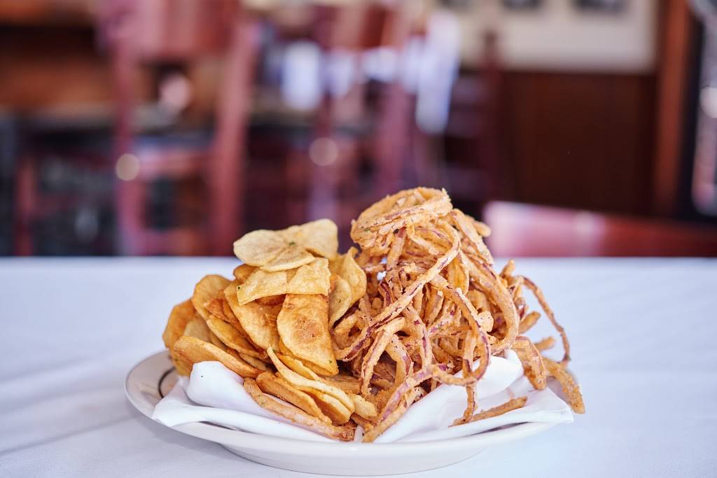 Luckys | restaurant | 1279 Coast Village Rd, Montecito, CA 93108, USA | 8055657540 OR +1 805-565-7540