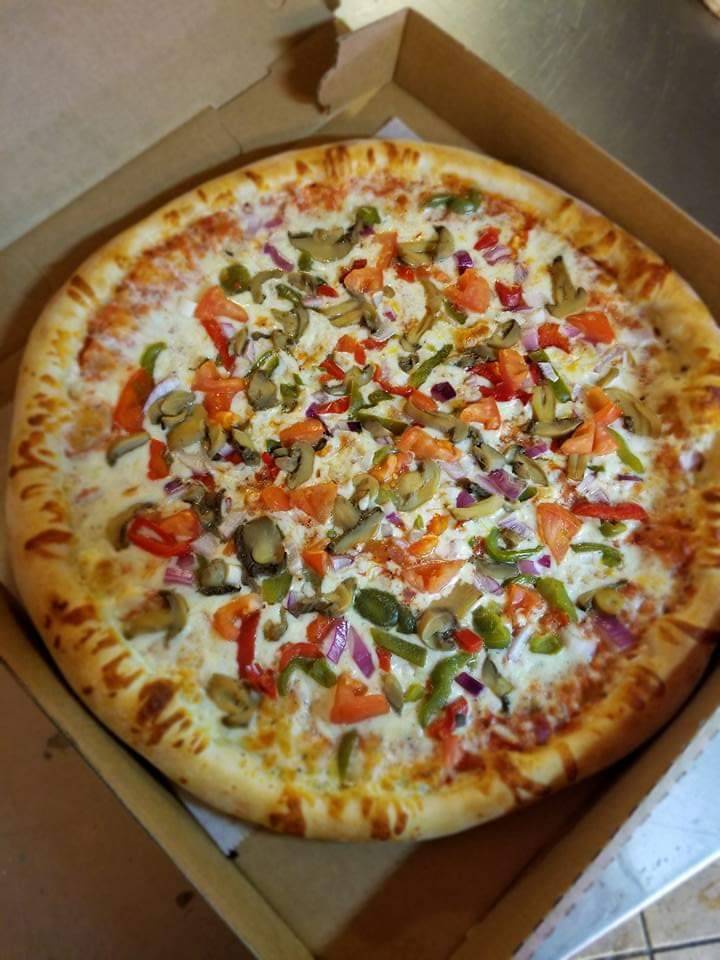 Luccas Pizza | restaurant | 122 N Main St, Herkimer, NY 13350, USA | 3152195558 OR +1 315-219-5558