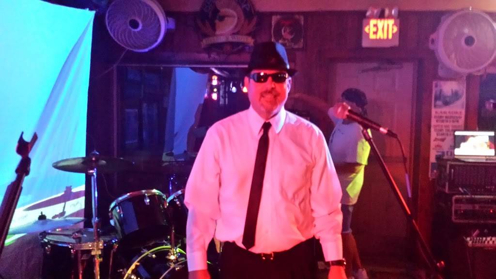 Shortys Den | restaurant | 1300 7th St, Bedford, IN 47421, USA | 8122793640 OR +1 812-279-3640