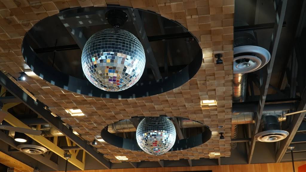 Raising Canes Chicken Fingers | meal takeaway | 4025 California Ave, Bakersfield, CA 93309, USA | 6618630135 OR +1 661-863-0135