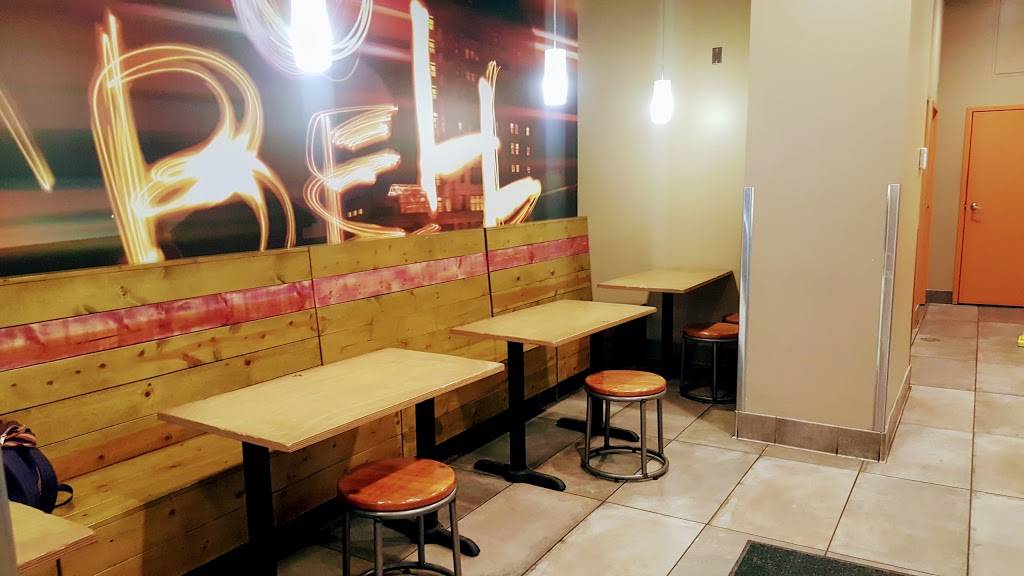 Taco Bell | meal takeaway | 6460 N Sheridan Rd, Chicago, IL 60626, USA | 7738922032 OR +1 773-892-2032