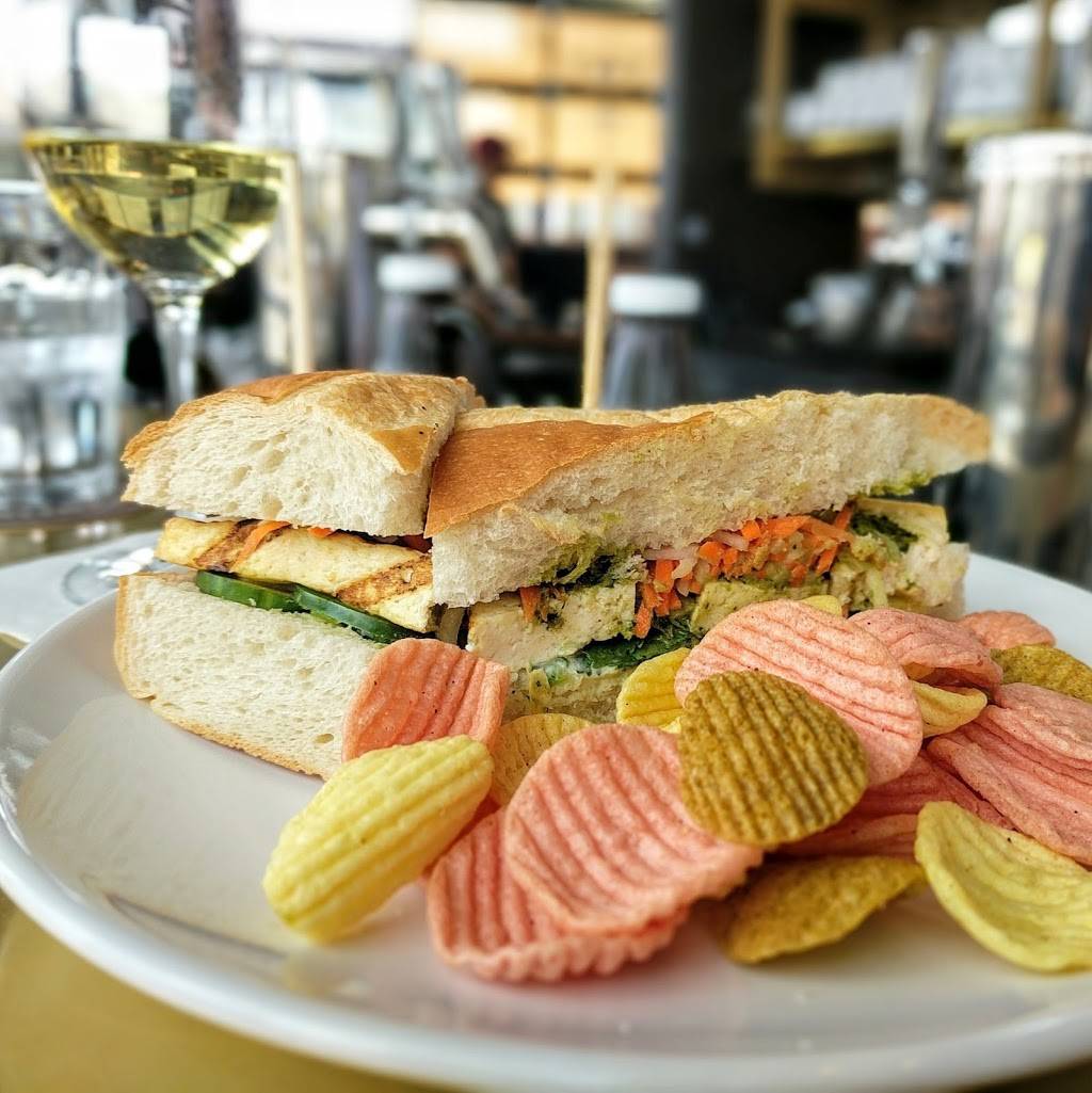 Valentine Cafe | cafe | 7981 S 6th St, Oak Creek, WI 53154, USA | 4144052280 OR +1 414-405-2280