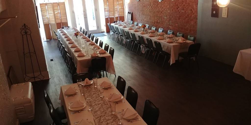 Bergies Place | restaurant | 106 S Charter St, Monticello, IL 61856, USA | 2176488020 OR +1 217-648-8020