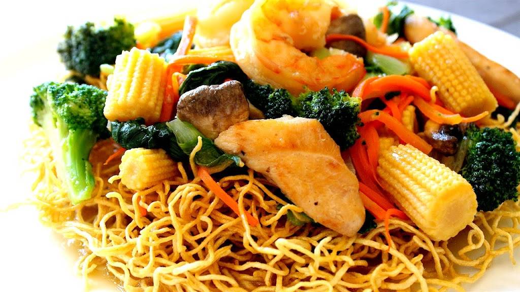 Sings Kitchen | restaurant | 849 Jones Hill Rd, West Haven, CT 06516, USA | 2039337999 OR +1 203-933-7999