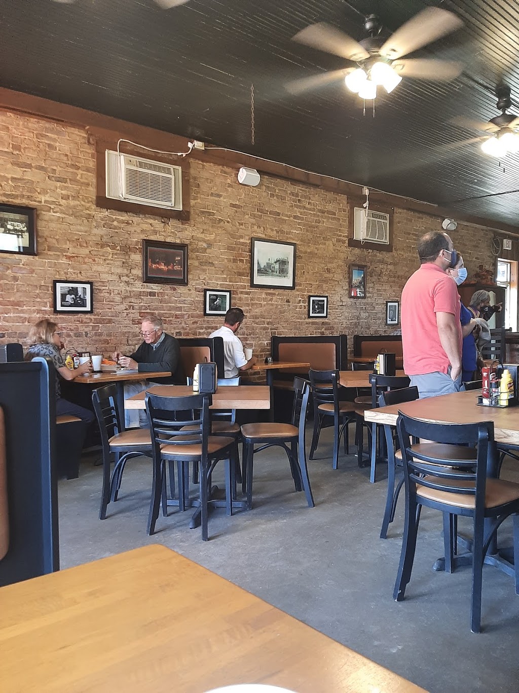 Daves triple b bbq | restaurant | 344 1st St, Flora, MS 39071, USA | 6019524222 OR +1 601-952-4222