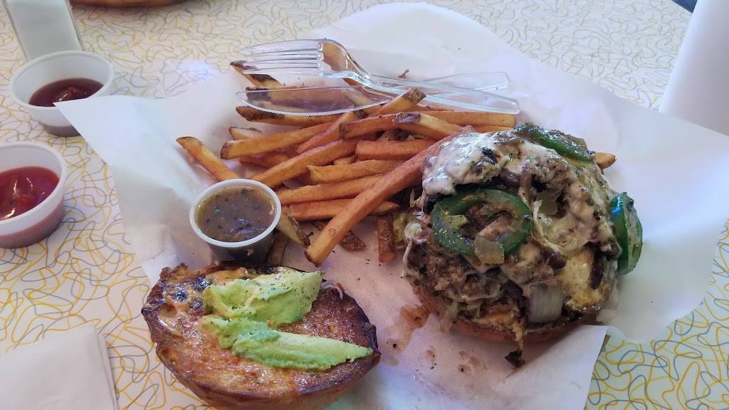 M&O Station Grill | restaurant | 200 Carroll St #110, Fort Worth, TX 76107, USA | 8178828020 OR +1 817-882-8020