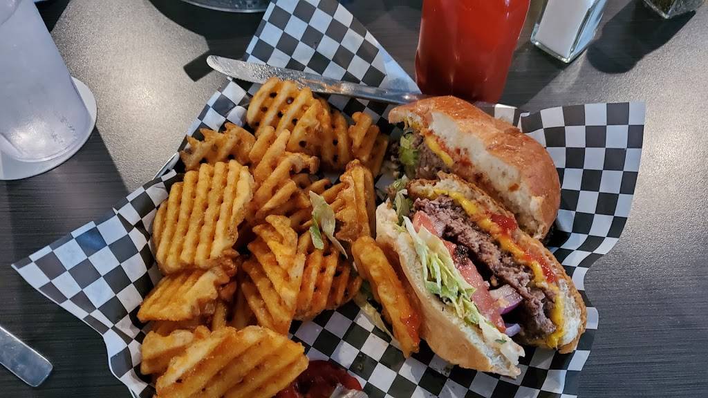 Surfside Bar and Grill | restaurant | 2544 Commerce Blvd, Mound, MN 55364, USA | 9522831136 OR +1 952-283-1136