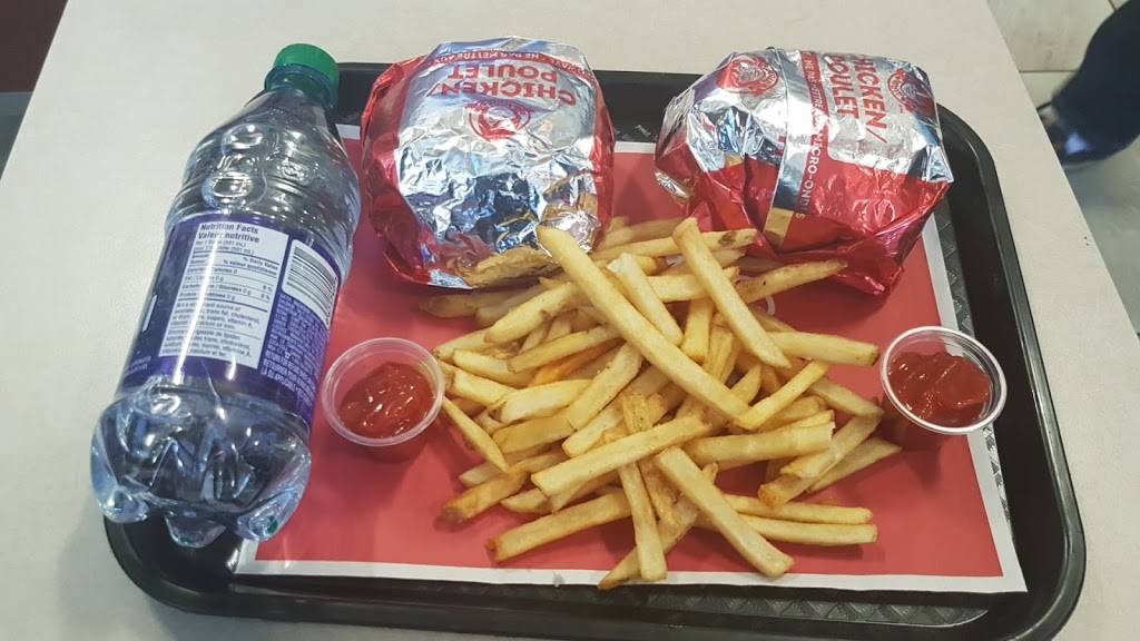 Wendys | restaurant | 535 Terminal Ave, Ottawa, ON K1G 0Z2, Canada | 6132320890 OR +1 613-232-0890