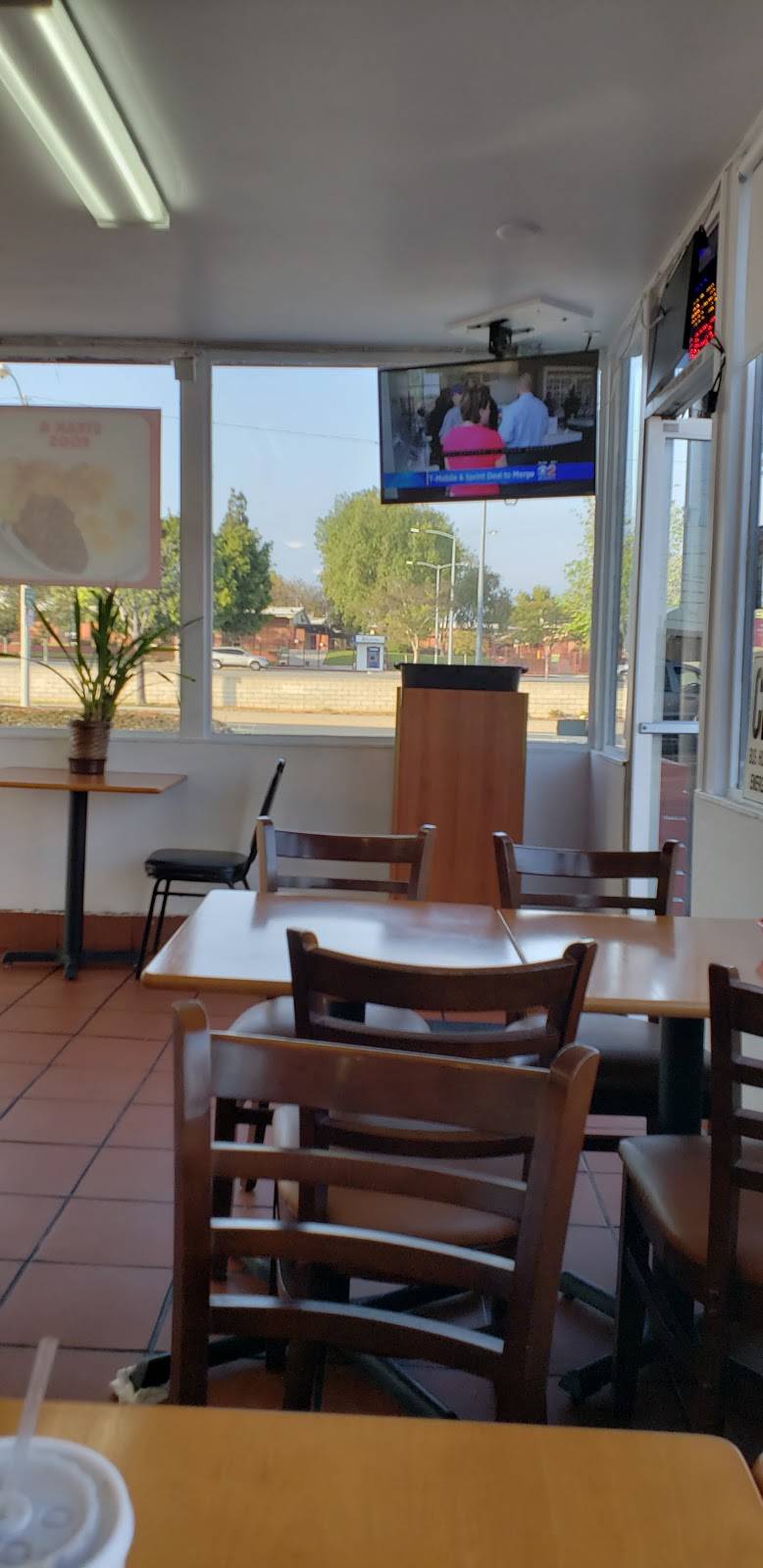 Classic Burger Cafe #9 | restaurant | 2907, 14362 Telegraph Rd, Whittier, CA 90604, USA | 5629440100 OR +1 562-944-0100