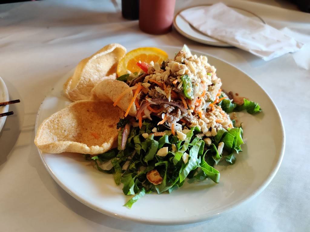 Phở Đông Gia Việt Thái Restaurant Halal | restaurant | 256 Browns Line, Etobicoke, ON M8W 1X1, Canada | 6479965744 OR +1 647-996-5744