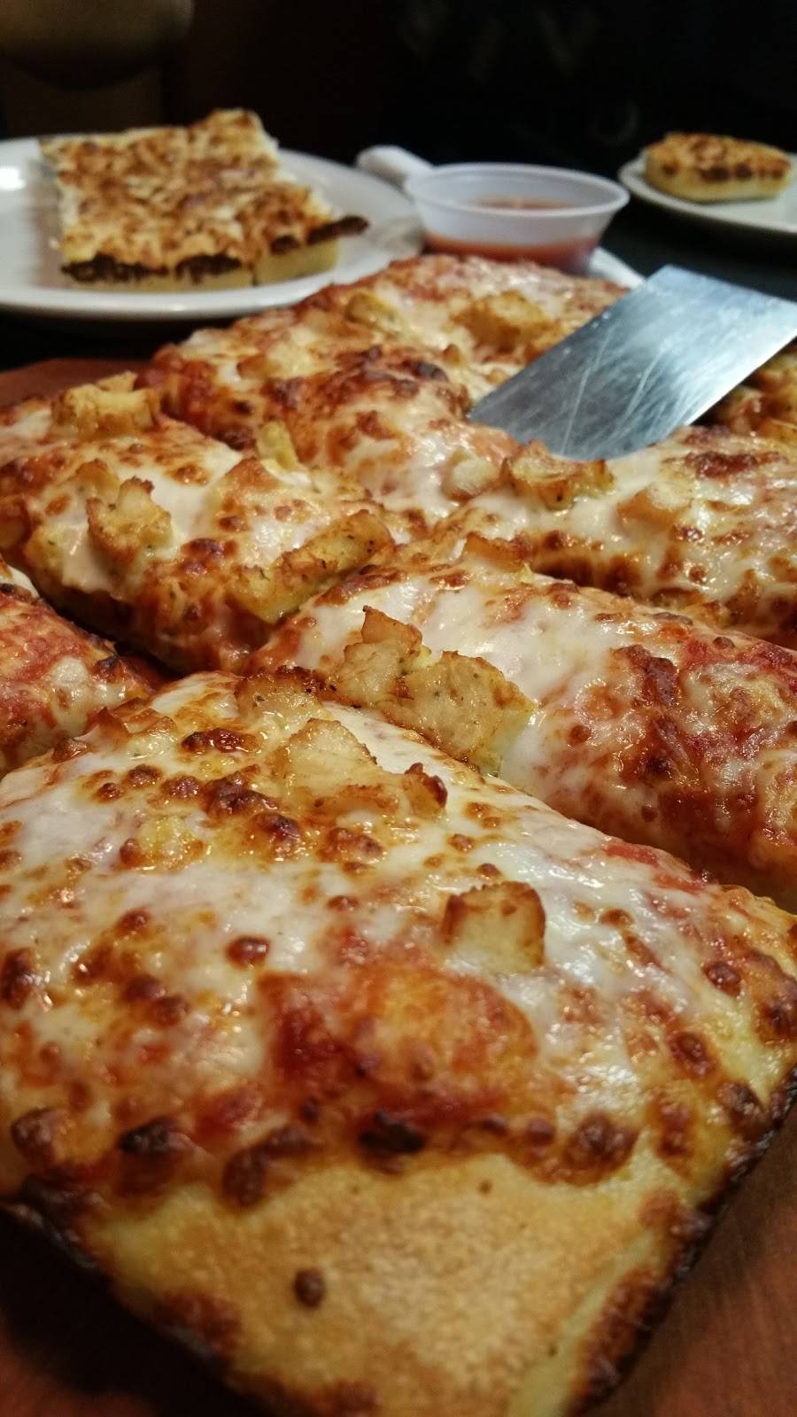 Pizza Hut | restaurant | 349 N Andy Griffith Pkwy, Mt Airy, NC 27030, USA | 3367899999 OR +1 336-789-9999