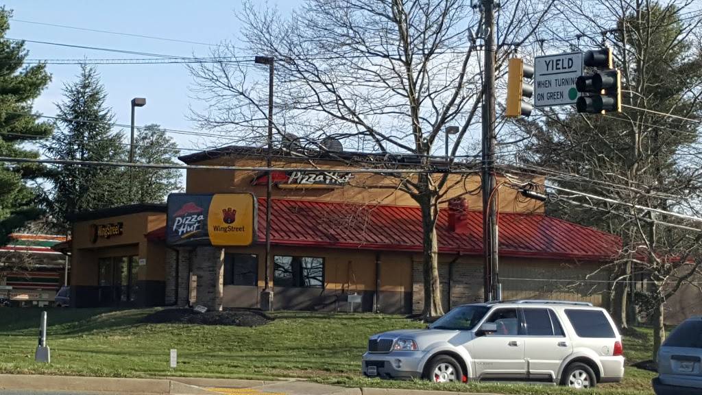 Pizza Hut | restaurant | 19790 Crystal Rock Dr, Germantown, MD 20874, USA | 3015400777 OR +1 301-540-0777