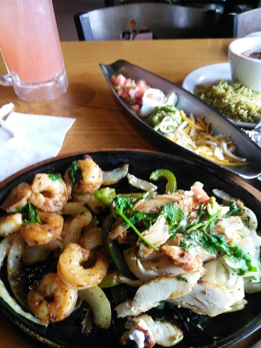 Chilis Grill & Bar | restaurant | 950 W Shawnee St, Muskogee, OK 74401, USA | 9186821652 OR +1 918-682-1652