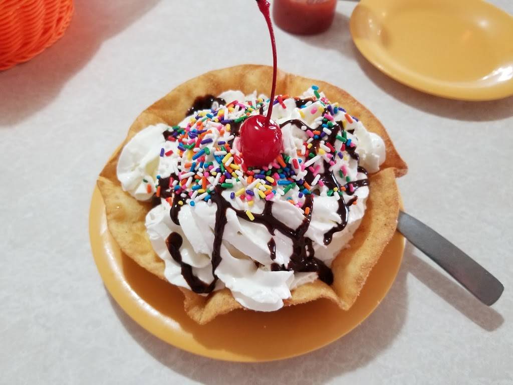 Coronas Mexican Grill | restaurant | 501 W Cleveland St, Heyworth, IL 61745, USA | 3094733007 OR +1 309-473-3007