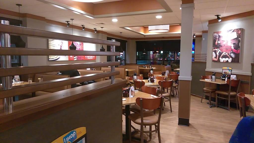 IHOP | restaurant | 10002 Aurora Ave N, Seattle, WA 98133, USA | 2065174467 OR +1 206-517-4467