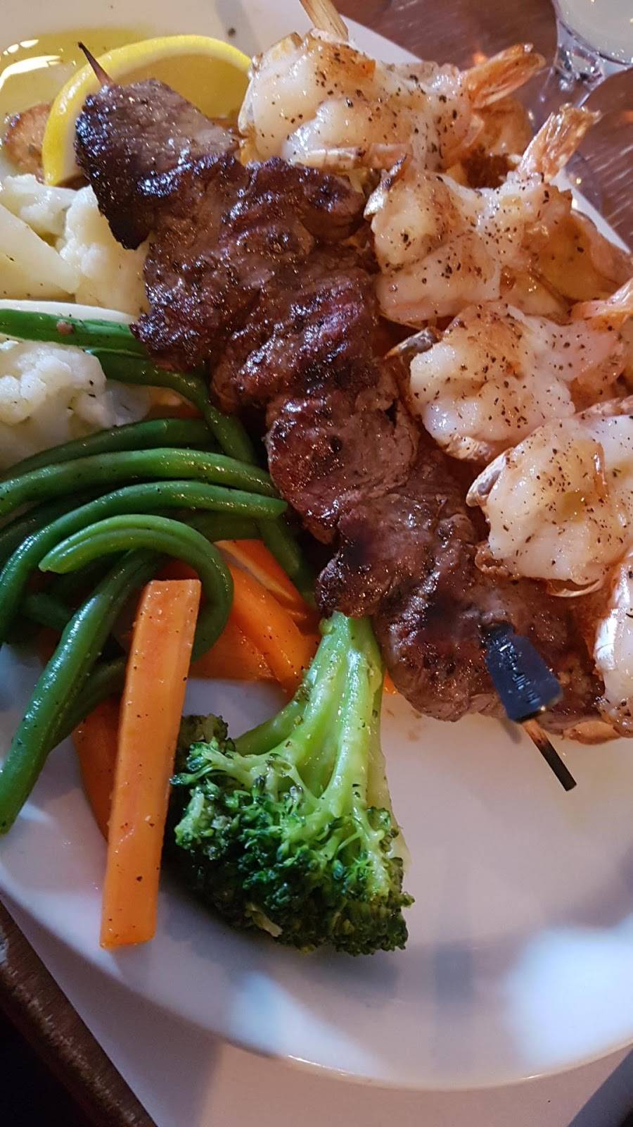 Restaurant Le Grec | restaurant | La Région, Sherbrookoise, 4385 Chemin Saint-Roch N, Sherbrooke, QC J1R 0K7, Canada | 8193461838 OR +1 819-346-1838