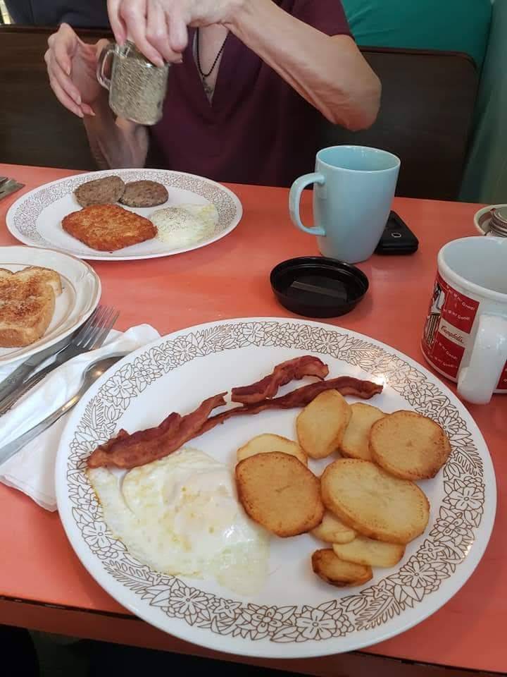 Nancys Cafe | restaurant | 925 Central Ave STE. A, Lake Station, IN 46405, USA | 2199621400 OR +1 219-962-1400