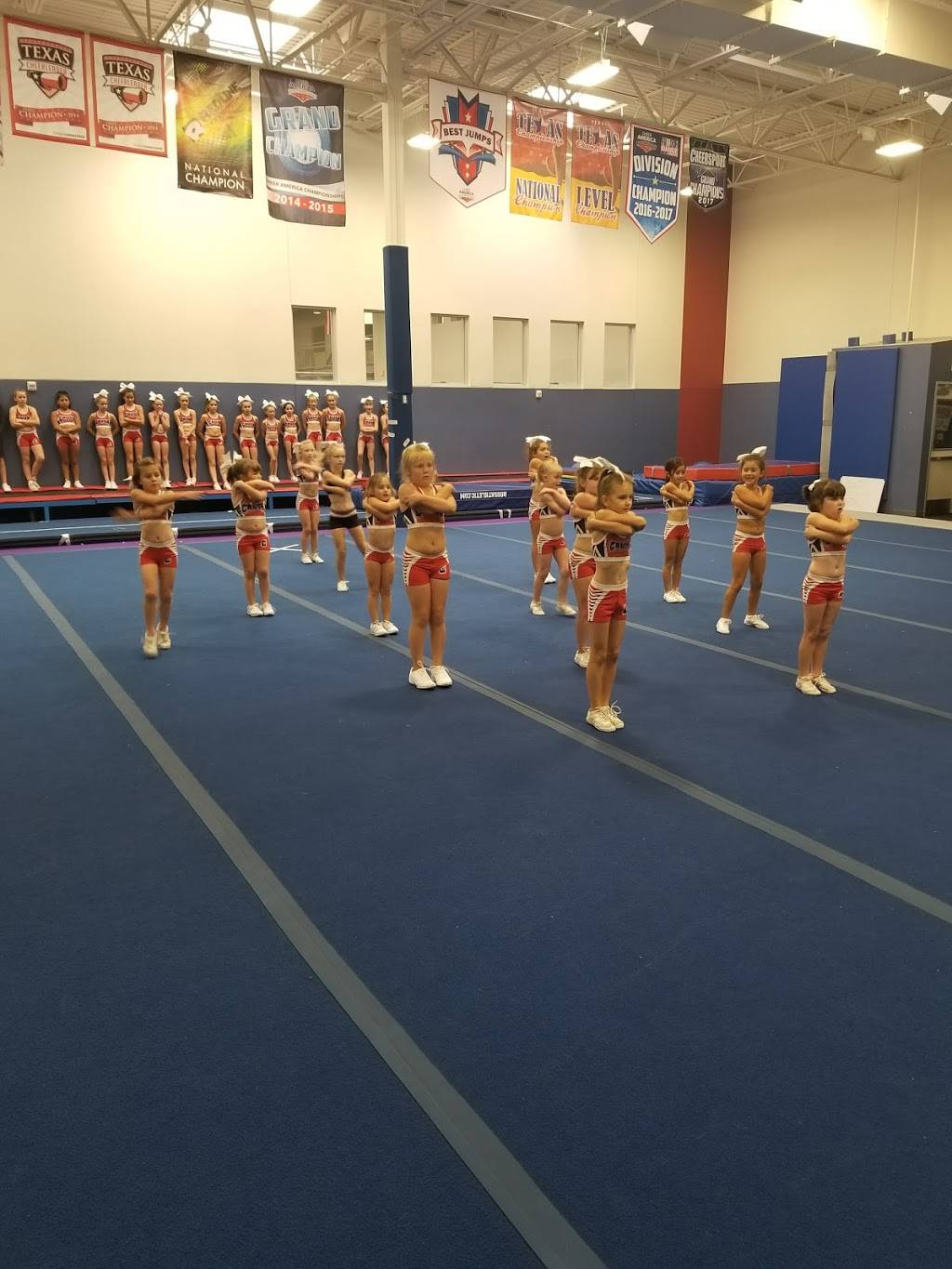 Shops at Mira Vista | shopping mall | 2765-2805 Bee Caves Rd, Rollingwood, TX 78746, USA | 7135993500 OR +1 713-599-3500