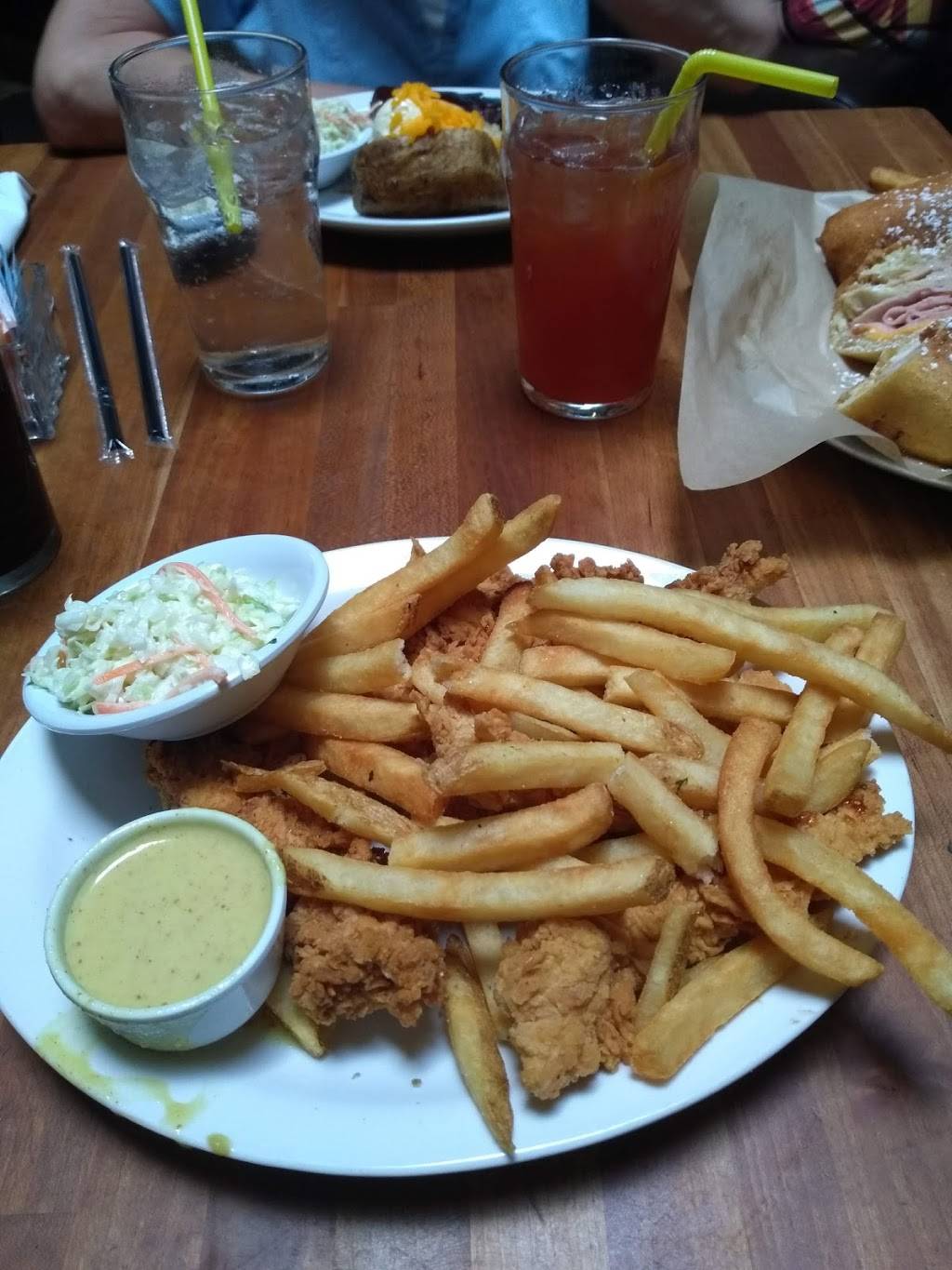 Cheddars Scratch Kitchen | restaurant | 2085 Interchange Rd, Erie, PA 16509, USA | 8148649249 OR +1 814-864-9249