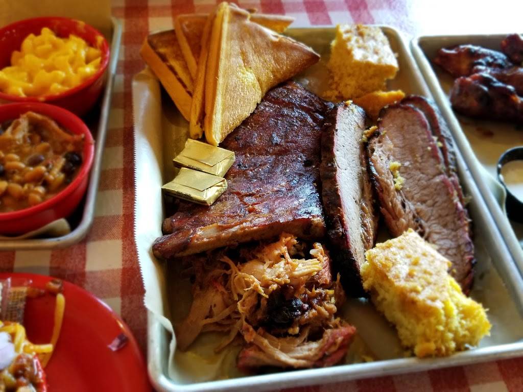 Parker Johns BBQ & Pizza - Menasha | restaurant | 124 Main St, Menasha, WI 54952, USA | 9202156568 OR +1 920-215-6568