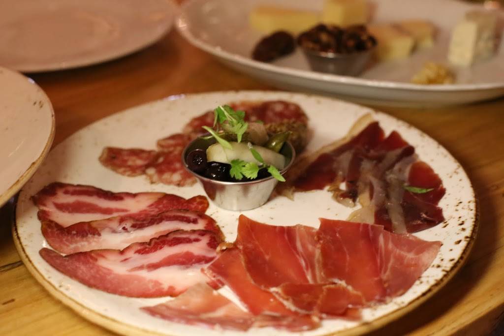 1921 Mount Dora | restaurant | 142 E 4th Ave, Mt Dora, FL 32757, USA | 3523851921 OR +1 352-385-1921