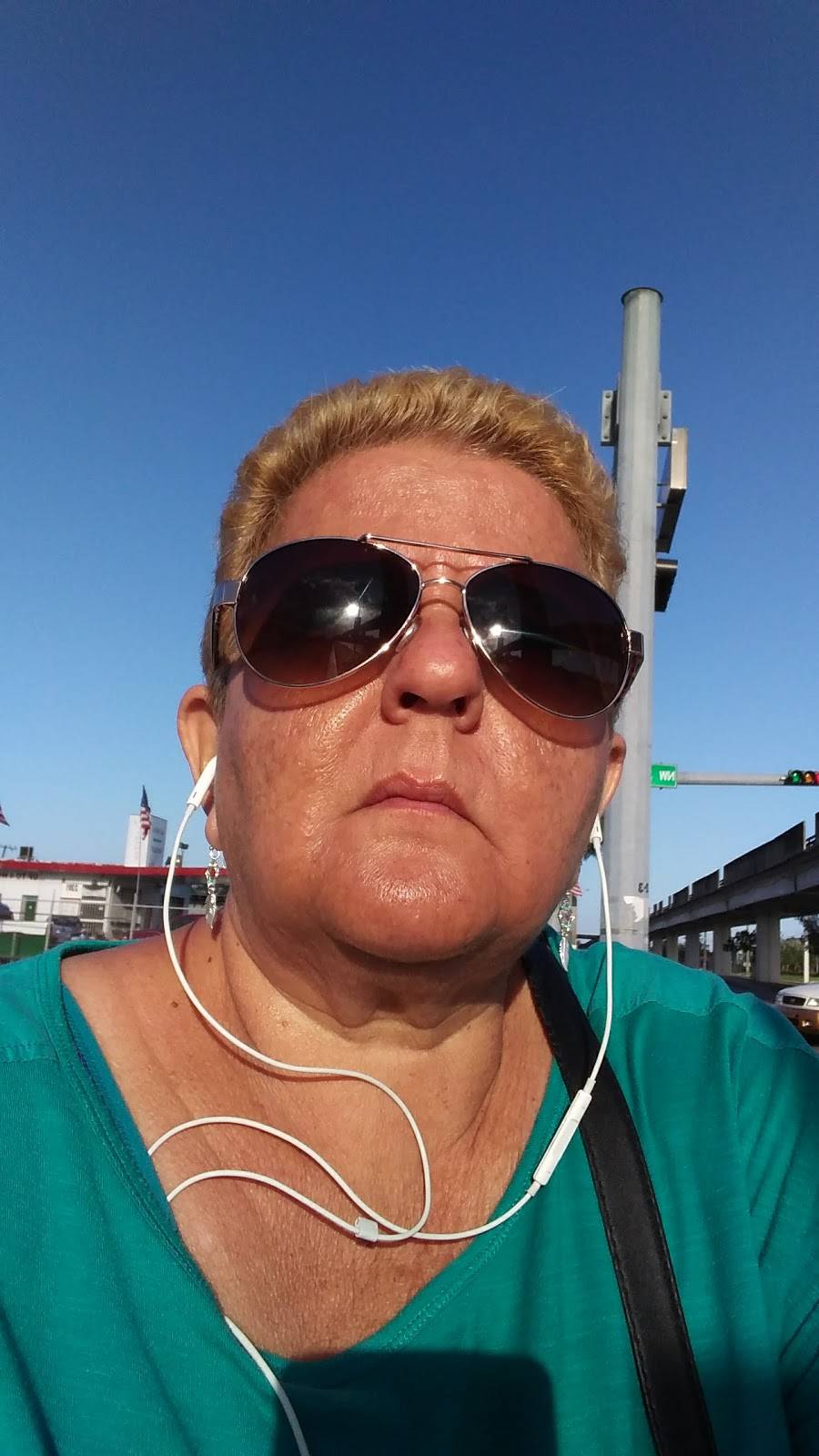 Subway | restaurant | 3200 NW 79th St, Miami, FL 33147, USA | 7863594935 OR +1 786-359-4935