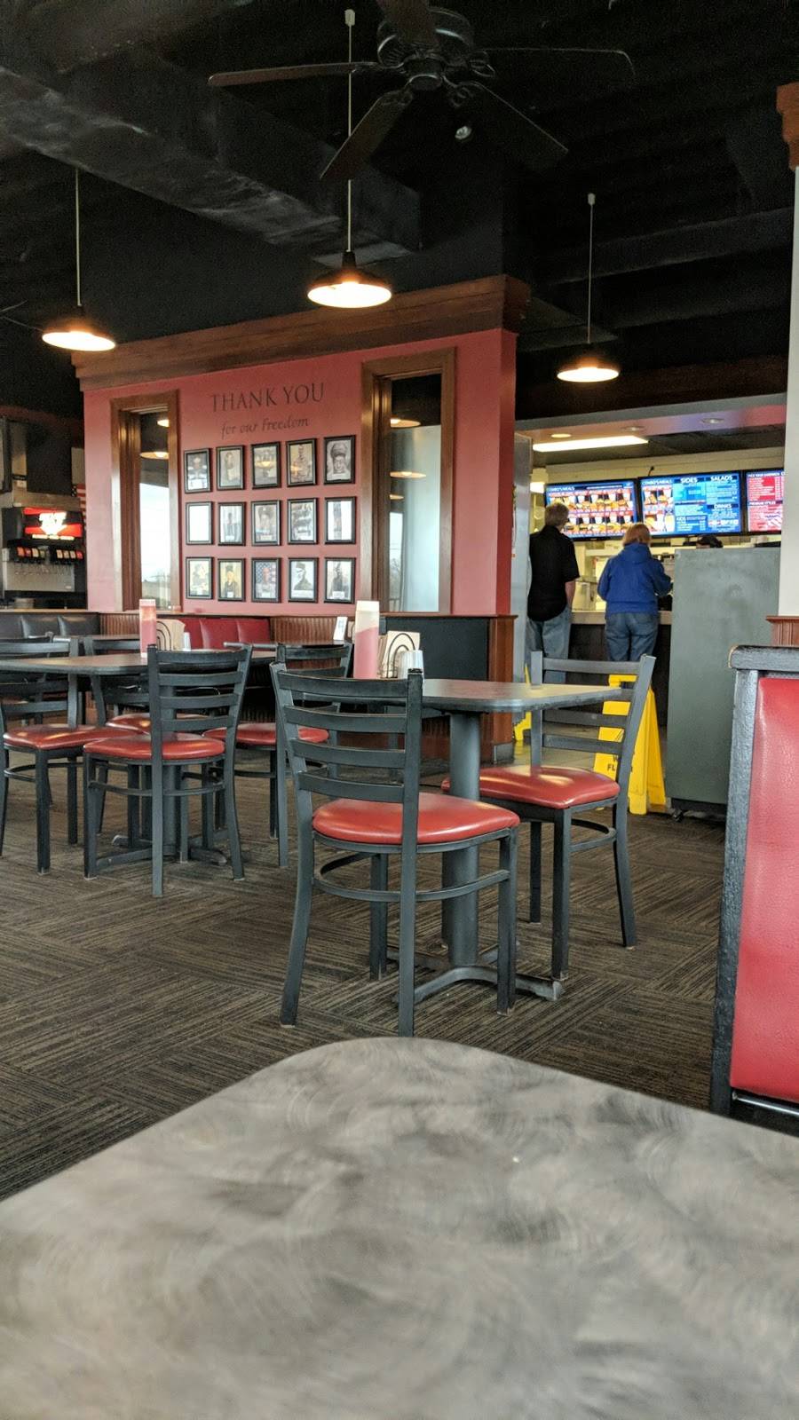 Silver Star Burgers | restaurant | 1800 N Main St, Madisonville, KY 42431, USA | 2708259192 OR +1 270-825-9192