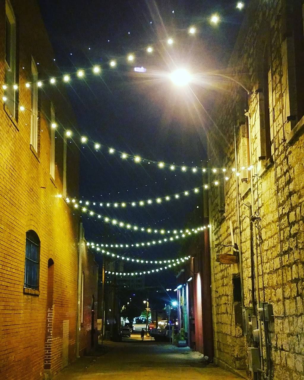 Harpers | restaurant | 139 E Hopkins St, San Marcos, TX 78666, USA | 5128782448 OR +1 512-878-2448