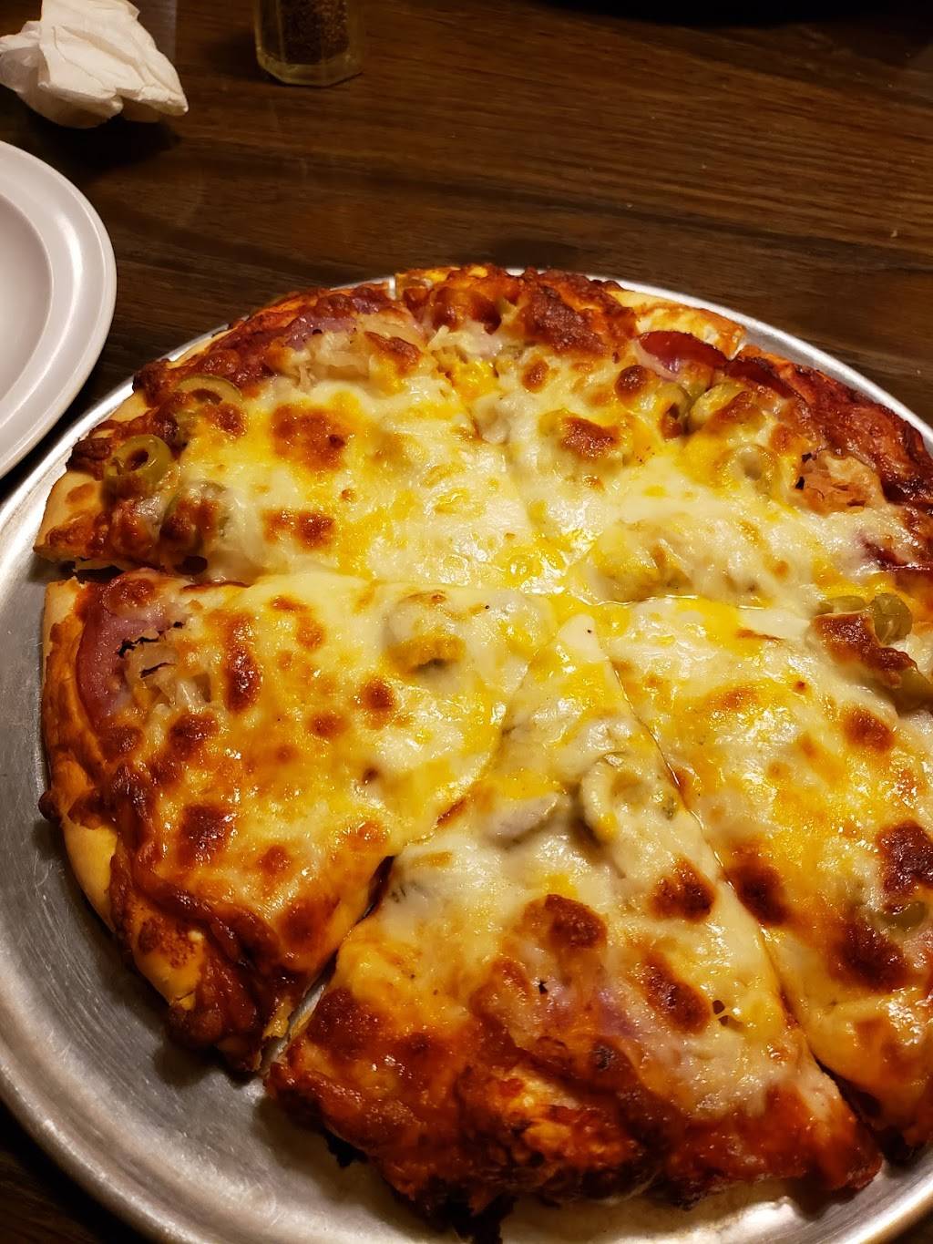 Zs Restaurant & Lounge | restaurant | 3937 W Airline Hwy, Waterloo, IA 50703, USA | 3192348717 OR +1 319-234-8717