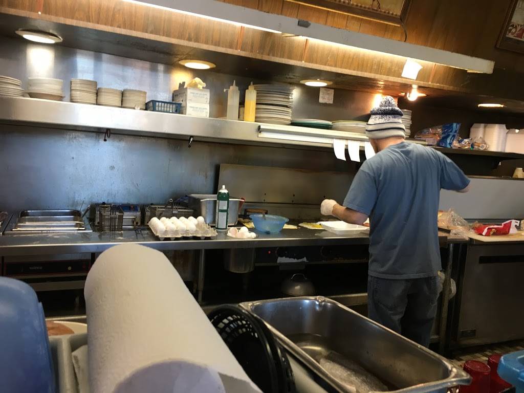 Ma & Pas Diner | restaurant | 5600 Williamsburg Rd, Sandston, VA 23150, USA | 8042260329 OR +1 804-226-0329