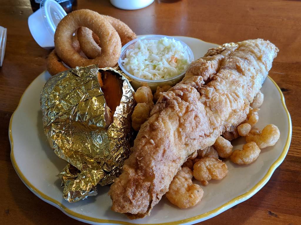 Captain Toms Seafood | restaurant | 1717 Boulevard, Colonial Heights, VA 23834, USA | 8045260005 OR +1 804-526-0005
