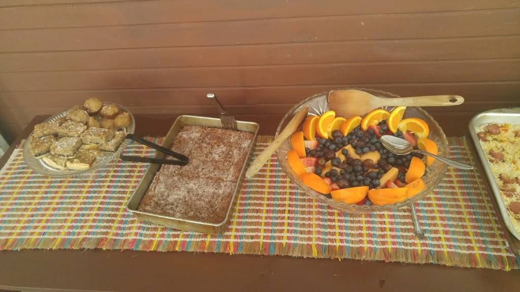 Christopher Manor Restaurant | restaurant | 10030 Lick Creek Rd, Big Sandy, TN 38221, USA | 7315932385 OR +1 731-593-2385