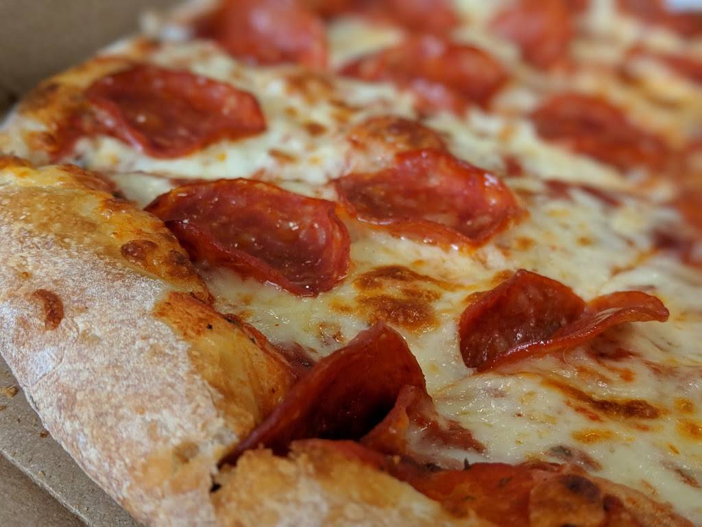 Ares Pizza + Wing | restaurant | 287 King St E, Kitchener, ON N2G 3K6, Canada | 5192080477 OR +1 519-208-0477