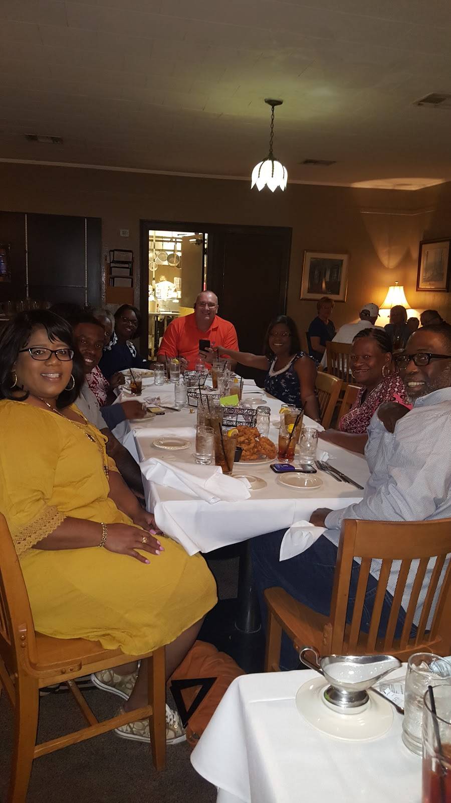 South of the Border | restaurant | 14945 US-61, St Francisville, LA 70775, USA | 2256353071 OR +1 225-635-3071