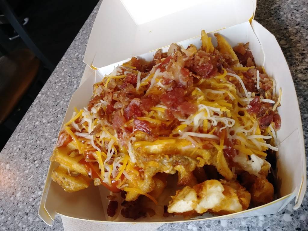 Carls Jr. | restaurant | 6460 Redwood Dr, Rohnert Park, CA 94928, USA | 7075845727 OR +1 707-584-5727