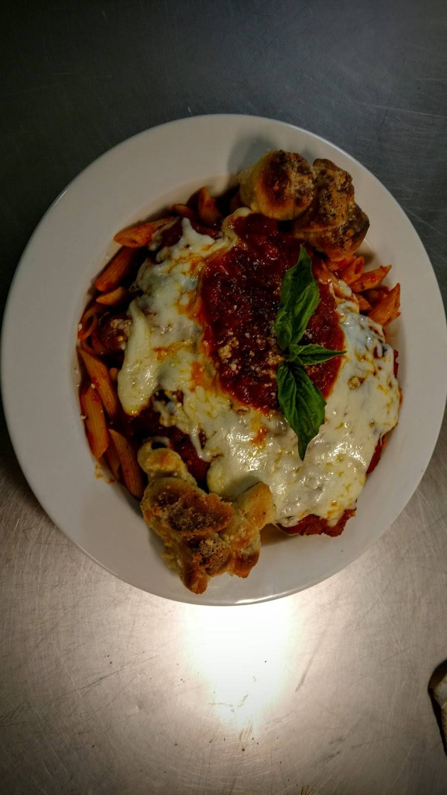 Daveluys Restaurant | restaurant | 150 Echo Lake Rd, Watertown, CT 06795, USA | 8602748829 OR +1 860-274-8829