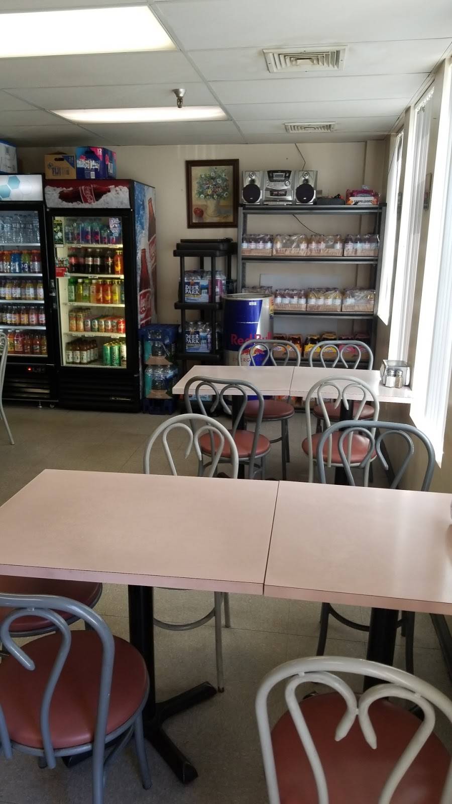 Youngs Deli | restaurant | 22636 Glenn Dr #102, Sterling, VA 20164, USA | 7034819114 OR +1 703-481-9114