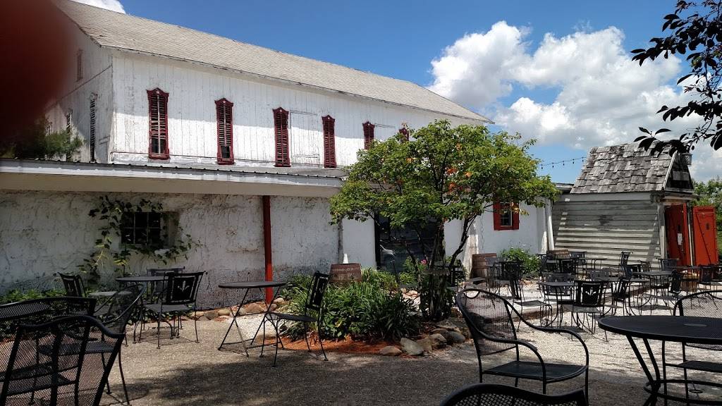 The Winery at Perennial Vineyards | restaurant | 11877 Poorman St SW, Navarre, OH 44662, USA | 3308323677 OR +1 330-832-3677