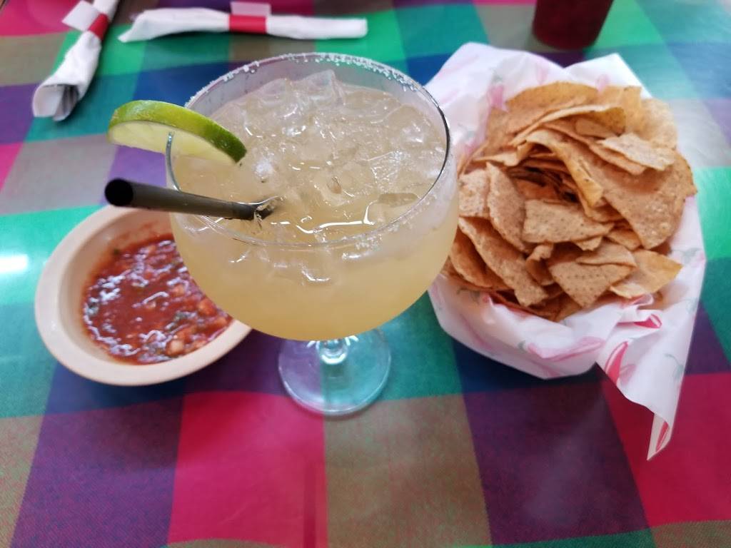 Los Aztecas | restaurant | 2345 NW Arterial, Dubuque, IA 52002, USA | 5635835026 OR +1 563-583-5026