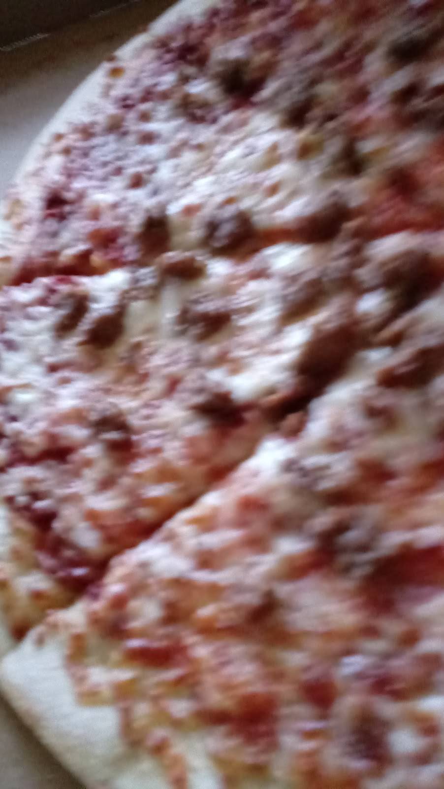 Little Caesars Pizza | meal takeaway | 1611 Veterans Ave, Vandalia, IL 62471, USA | 6182832300 OR +1 618-283-2300