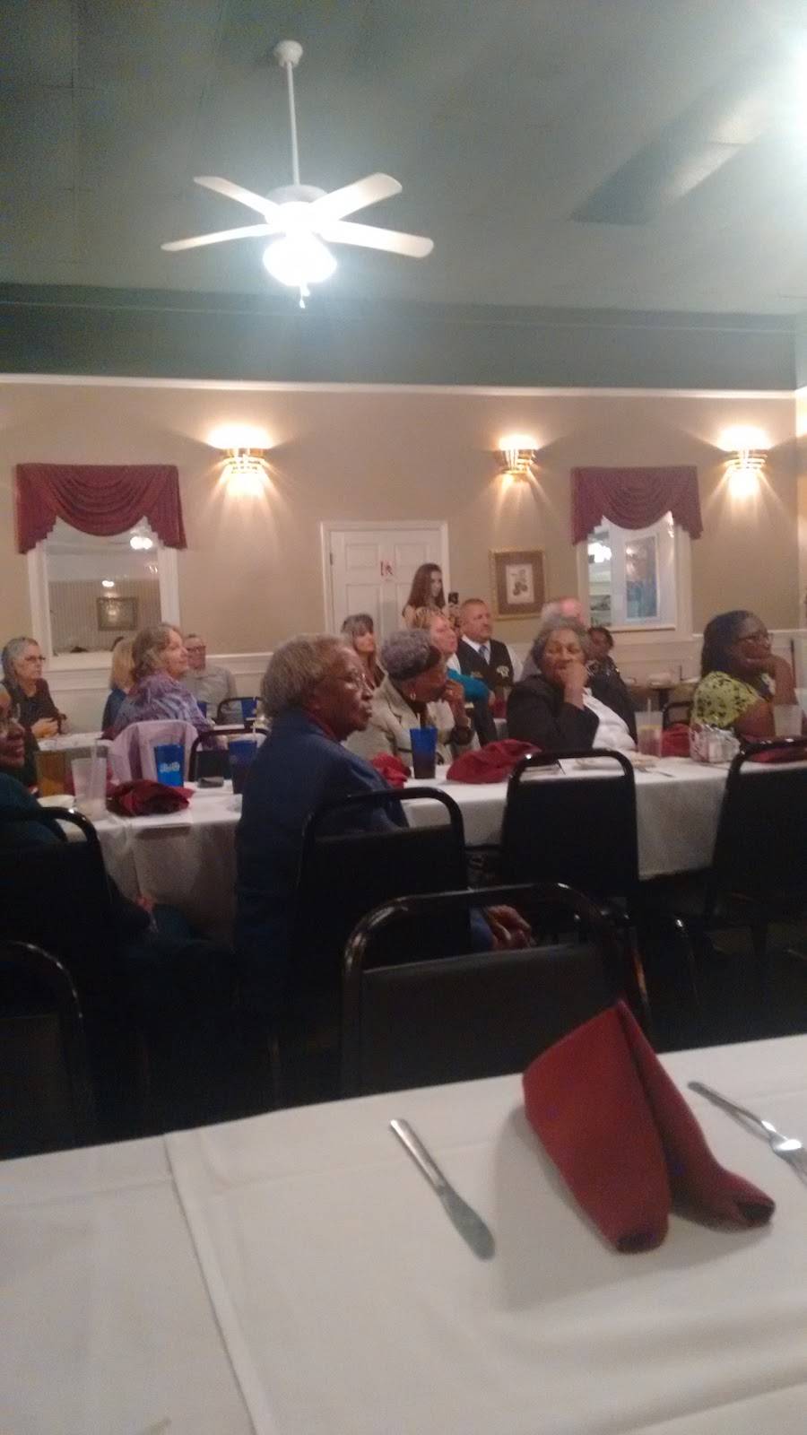 Bestfood Cafeteria | restaurant | 220 E 11th St, Siler City, NC 27344, USA | 9197422475 OR +1 919-742-2475