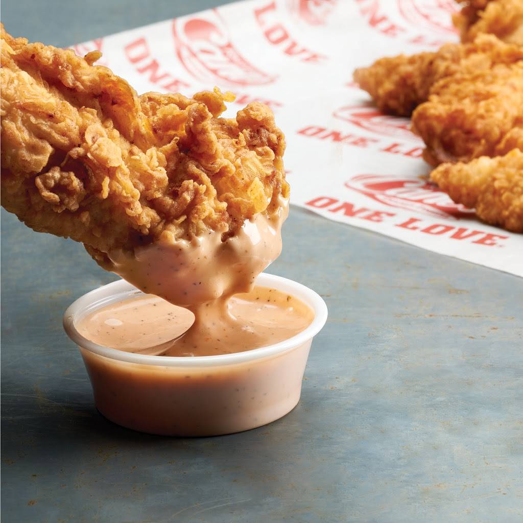 Raising Canes Chicken Fingers | meal takeaway | 8506 Benbrook Blvd, Benbrook, TX 76126, USA | 8172497523 OR +1 817-249-7523