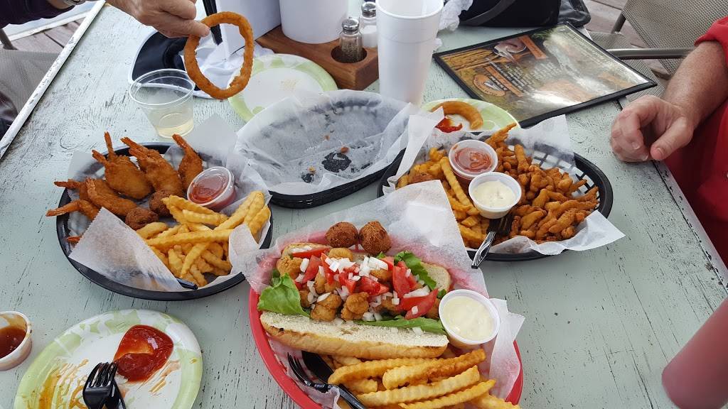 Palm Gardens Restaurant and Marina | restaurant | 1661 Palm Garden St, Tavares, FL 32778, USA | 3523432024 OR +1 352-343-2024