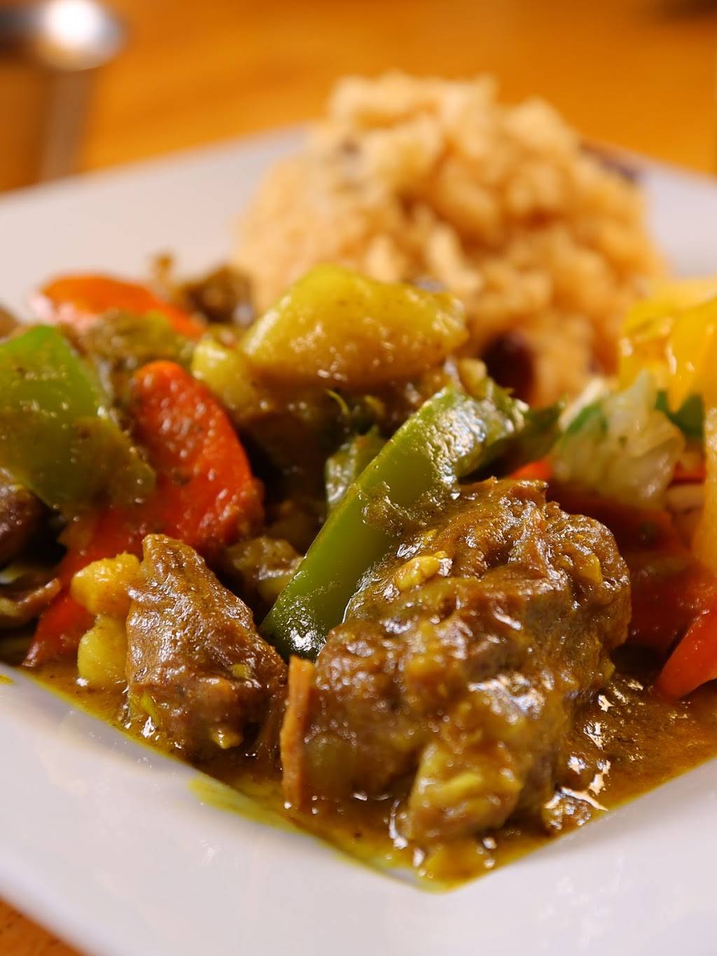 Jammin Jamaican Cuisine | restaurant | 611 Washington Ave, New Haven, CT 06519, USA | 2038217938 OR +1 203-821-7938