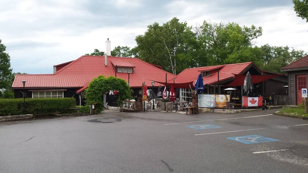 Chemong Lodge | restaurant | 764 Hunter St, Bridgenorth, ON K0L 1H0, Canada | 7052928435 OR +1 705-292-8435