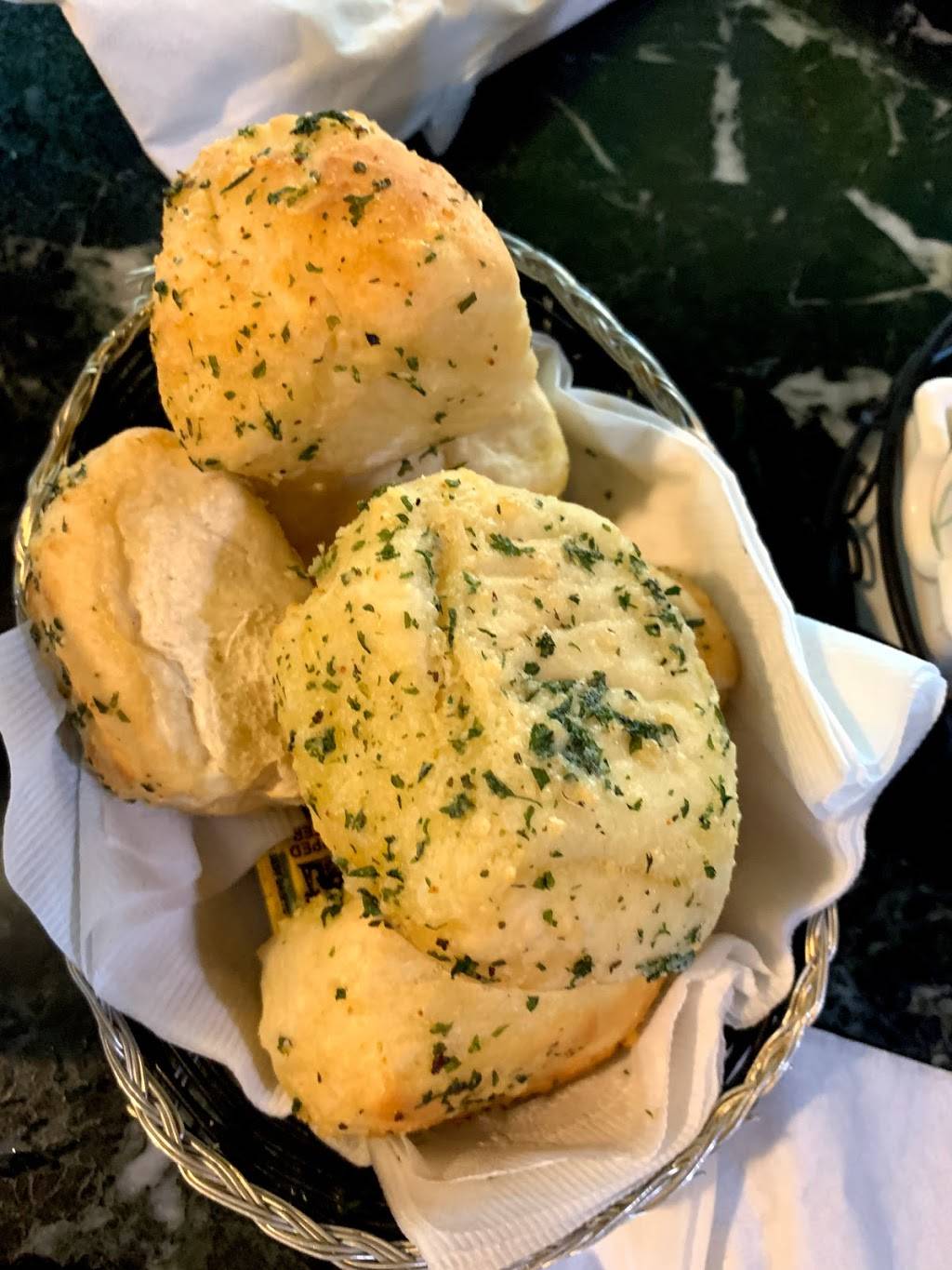 Lil Rizzos Restaurant - Osage Beach | restaurant | 929 Premium Outlets Dr, Osage Beach, MO 65065, USA | 5733021500 OR +1 573-302-1500